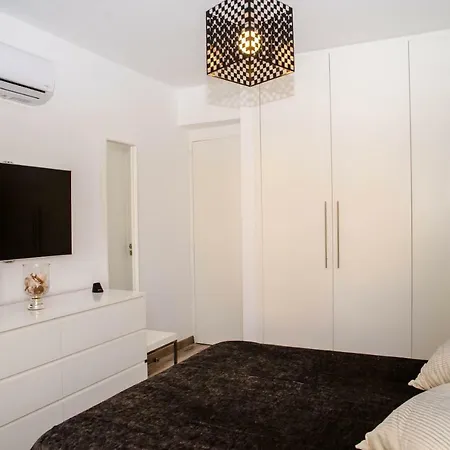 Lägenhet Melini Suites Boutique Larnaca
